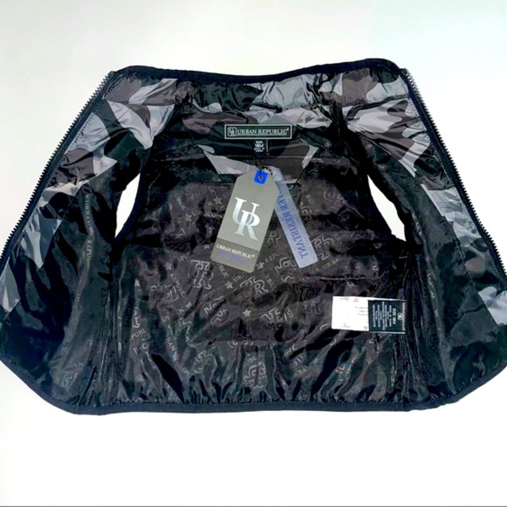 Urban Republic Reversible Boys Vest - Picture 4 of 5